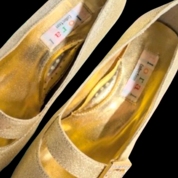 Vintage Women's Gold Block Heels With Rhinestone Buckle - Picture 4 of 4